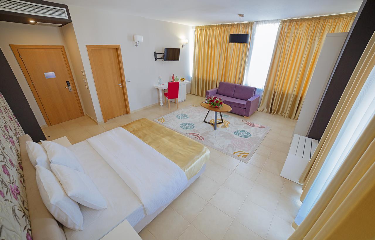 Sun Hotel ドゥラス エクステリア 写真