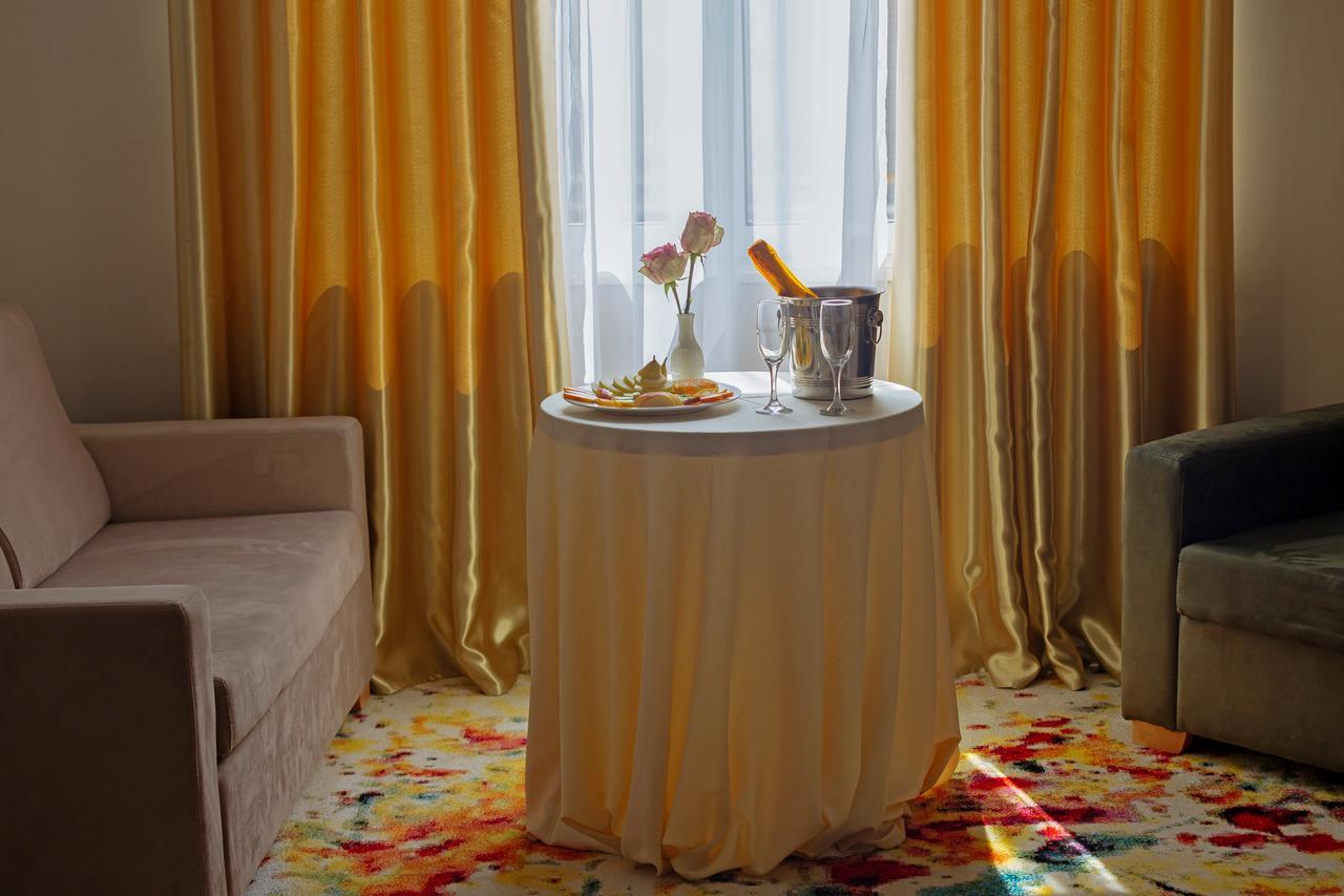 Sun Hotel ドゥラス エクステリア 写真